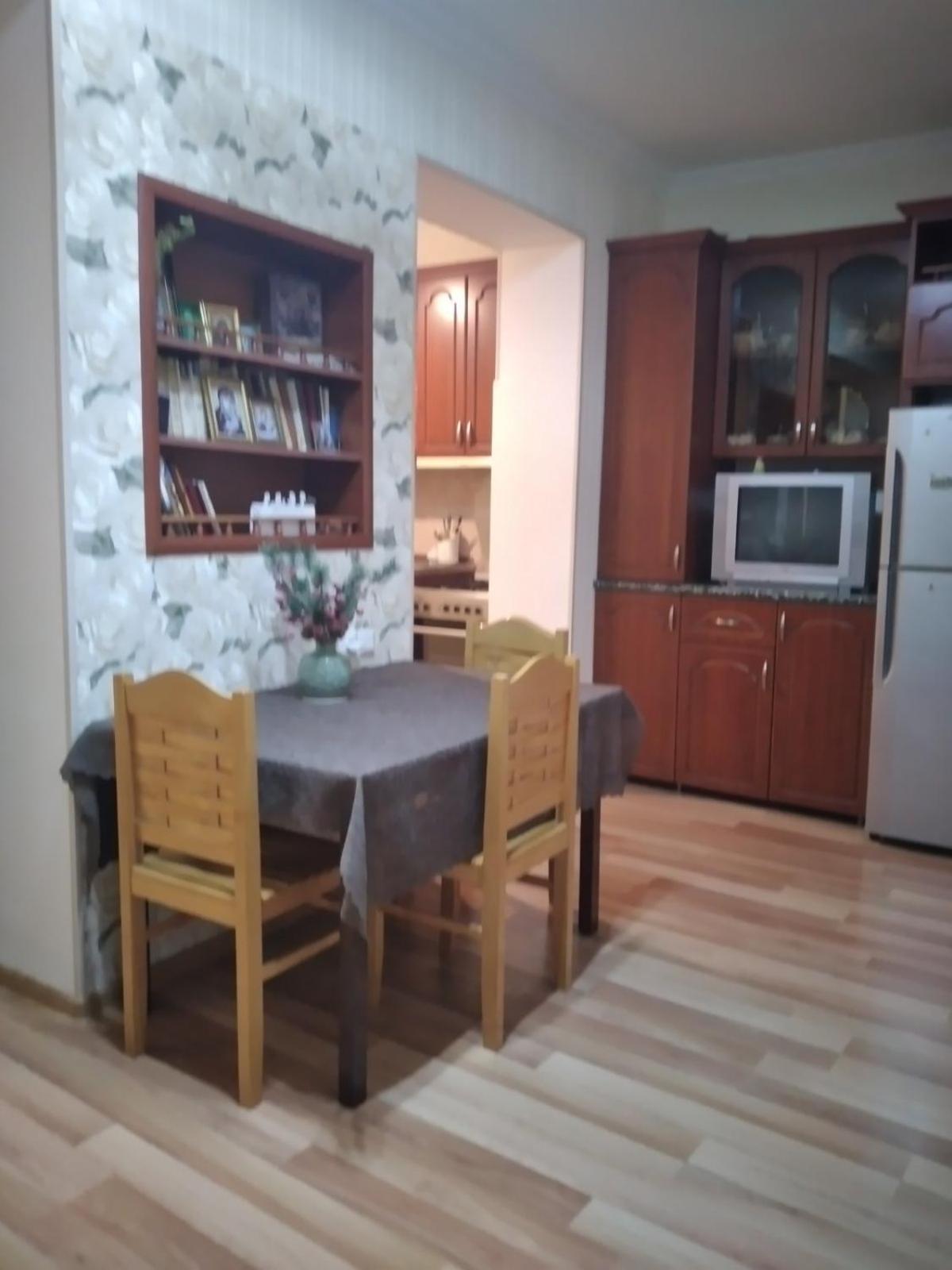 Izi'S Cozy Apartment Kutaisi Exterior foto